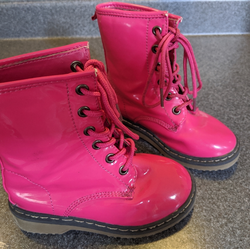 Adorable pink boots size 8 toddler
